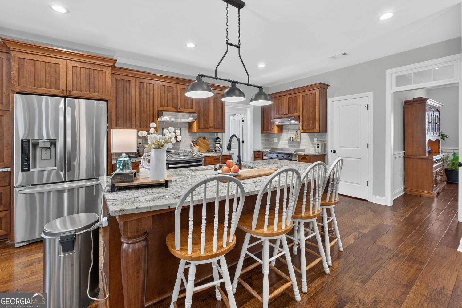 Incredible custom home with tons of bells and whistles in sought after – image 18