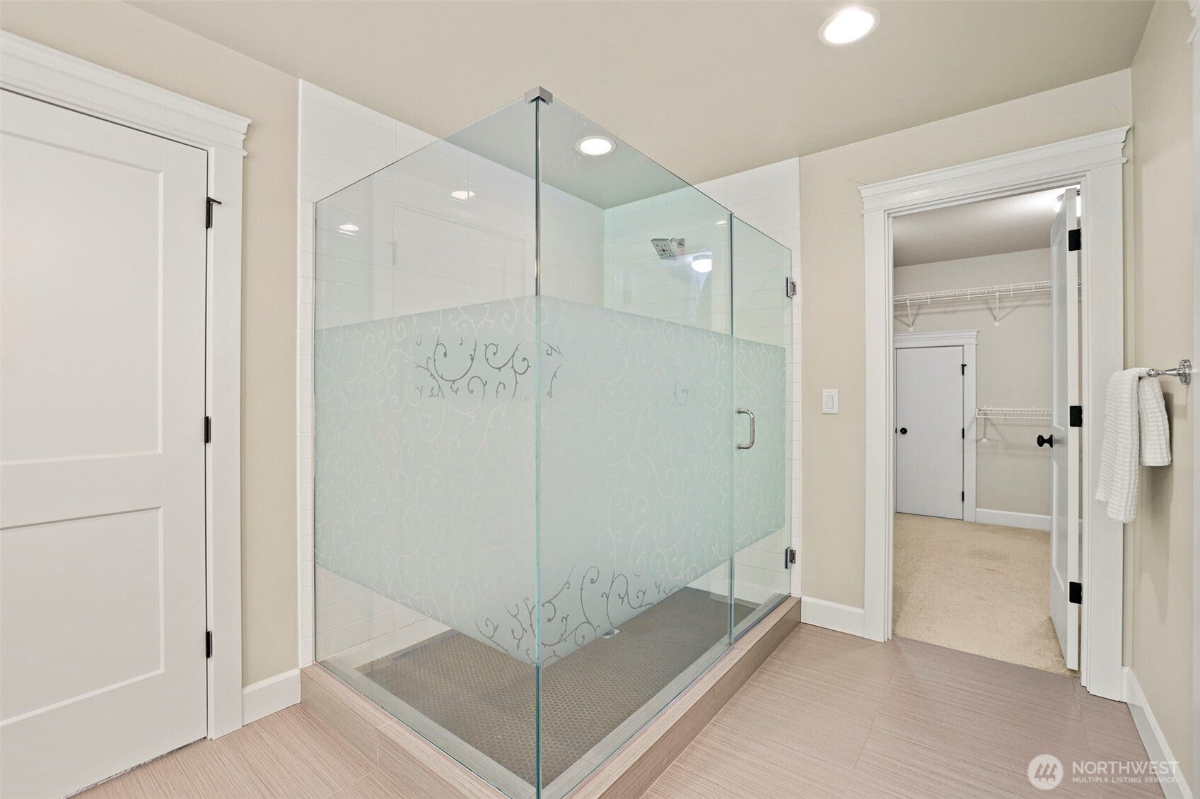 Welcome to this beautifully designed Sagebrook Lane home in Bothell Ca – image 20