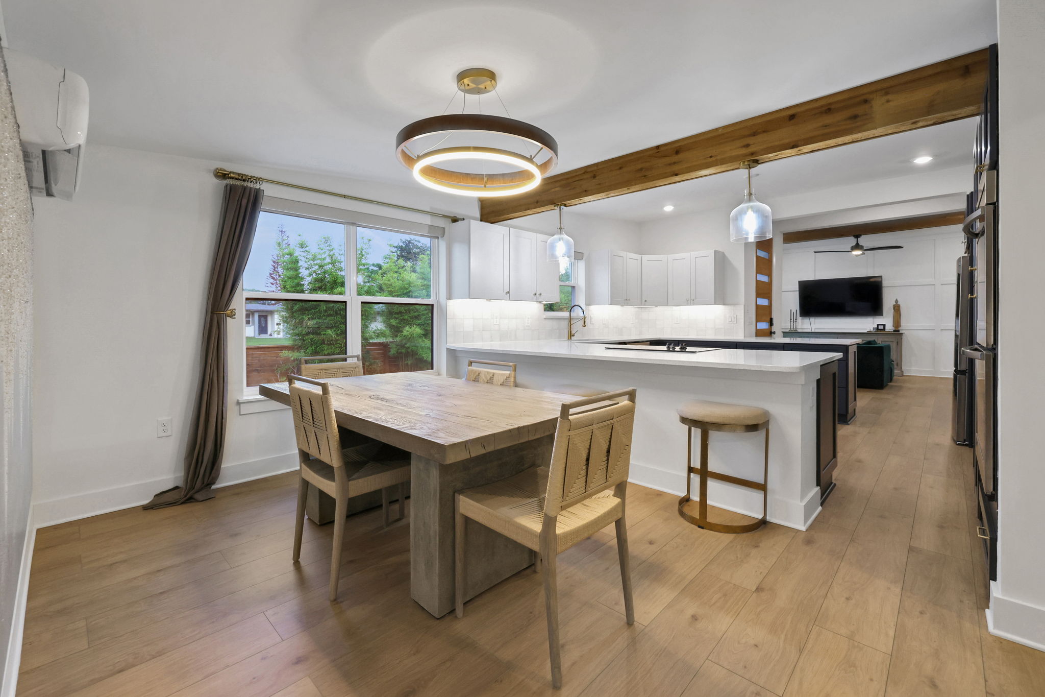 Experience the ultimate coastal lifestyle in this stunning Jacksonvill – image 39
