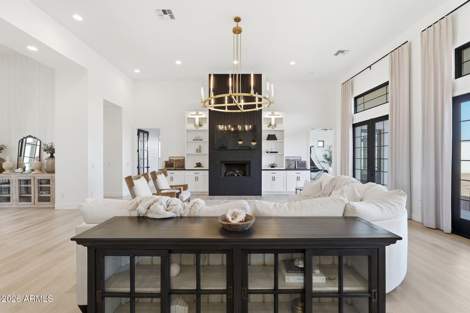 Tucked inside a gated neighborhood of Encanto Real on the edge of Quee – image 10