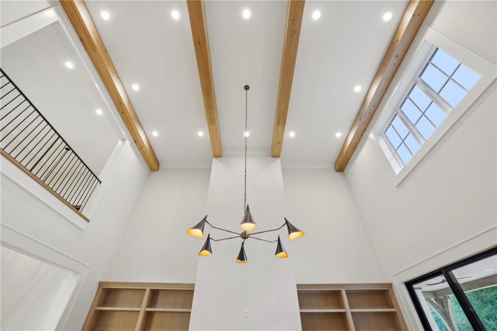 Beautiful Custom Home on gorgeous estate lot in exclusive Milton. This – image 65