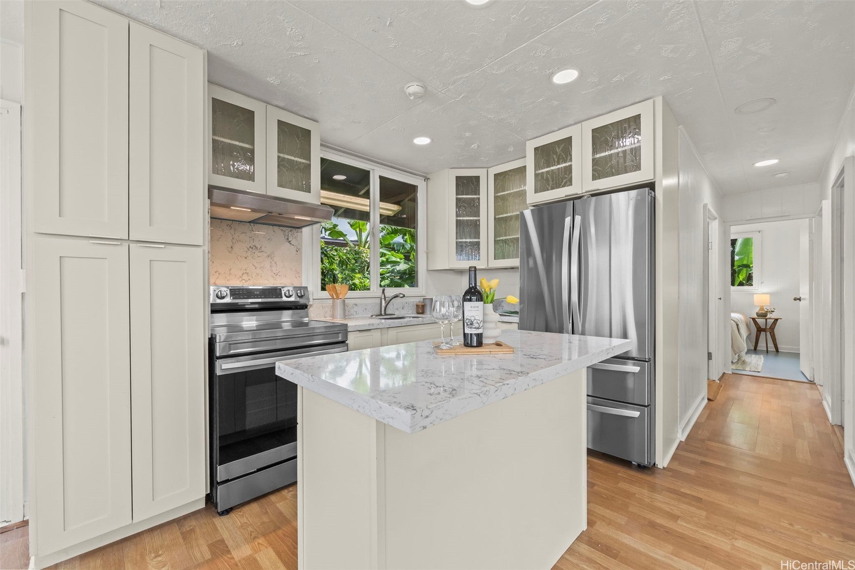 Welcome to this updated 3 bedroom, 2 bath single family home in the lu – image 6