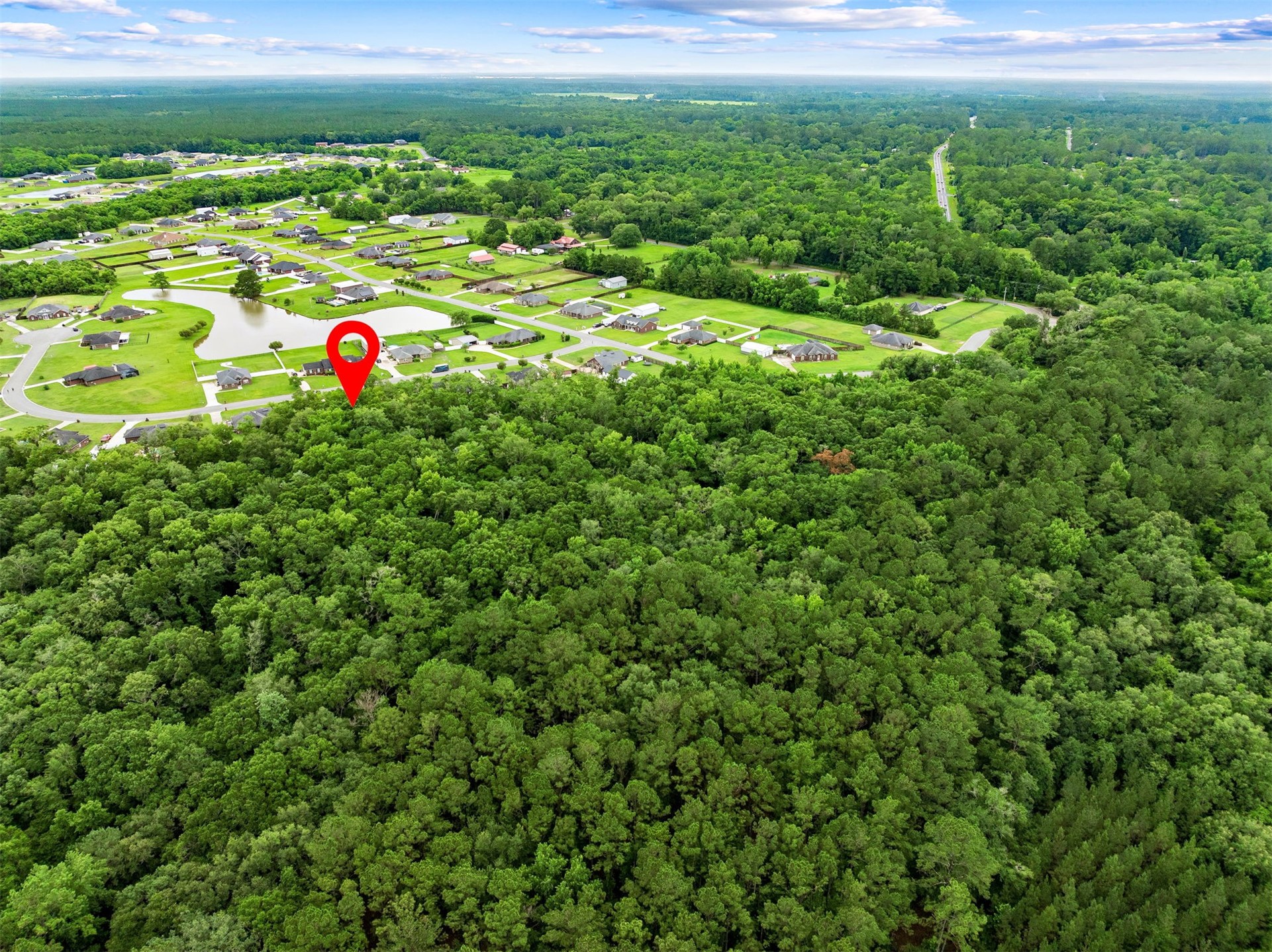 Tired of choosing between a backyard and a commute? At 54079 Amblerwoo – image 62