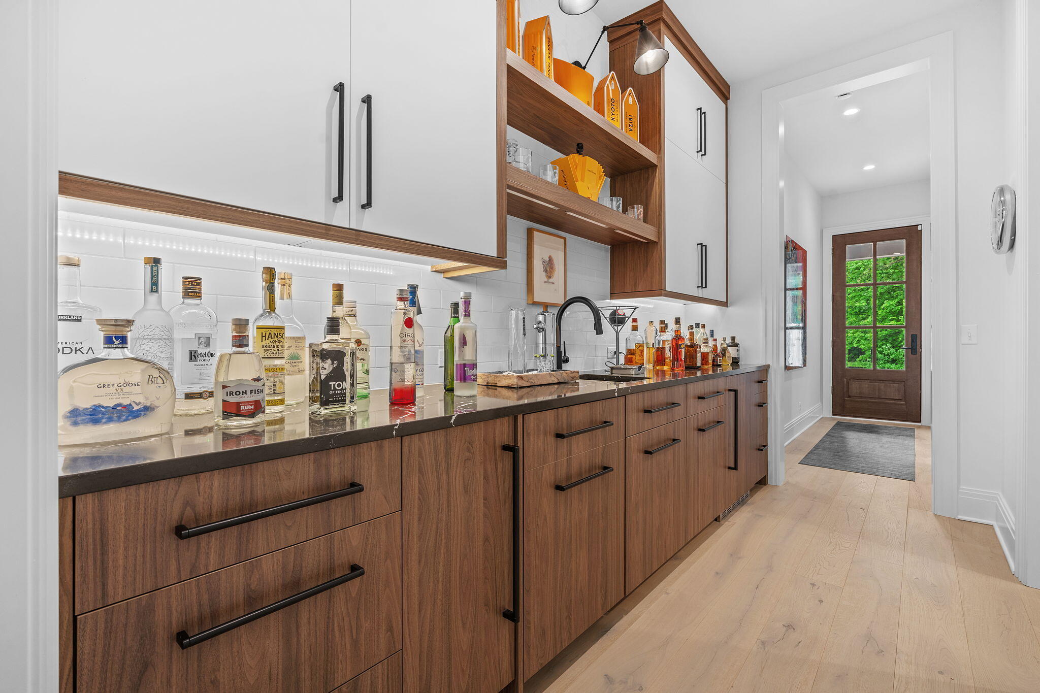 Behind the private gates of Gaslight Estates sits this exceptional, cu – image 7