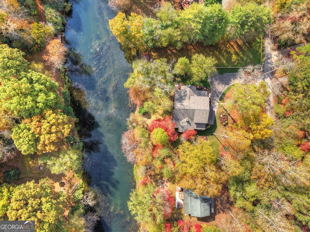 Welcome to your Private RIVERFRONT DREAM HOME on the shimmering shores – image 10