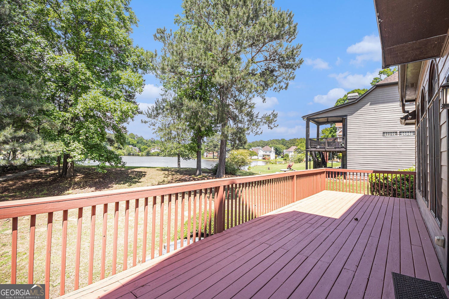 Fully finished basement with refined lakefront living in this beautifu – image 46