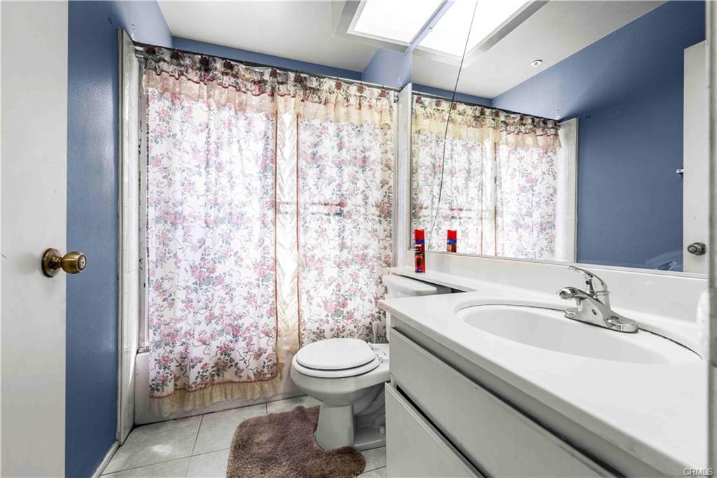 Beautiful condominium with 3 bedrooms and 3 bathrooms. A place for a h – image 13