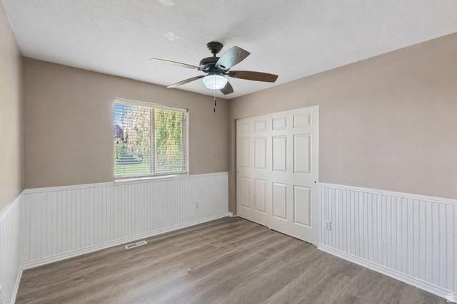 Welcome to 595 Banbury Circle, a well-maintained split-level home loca – image 6