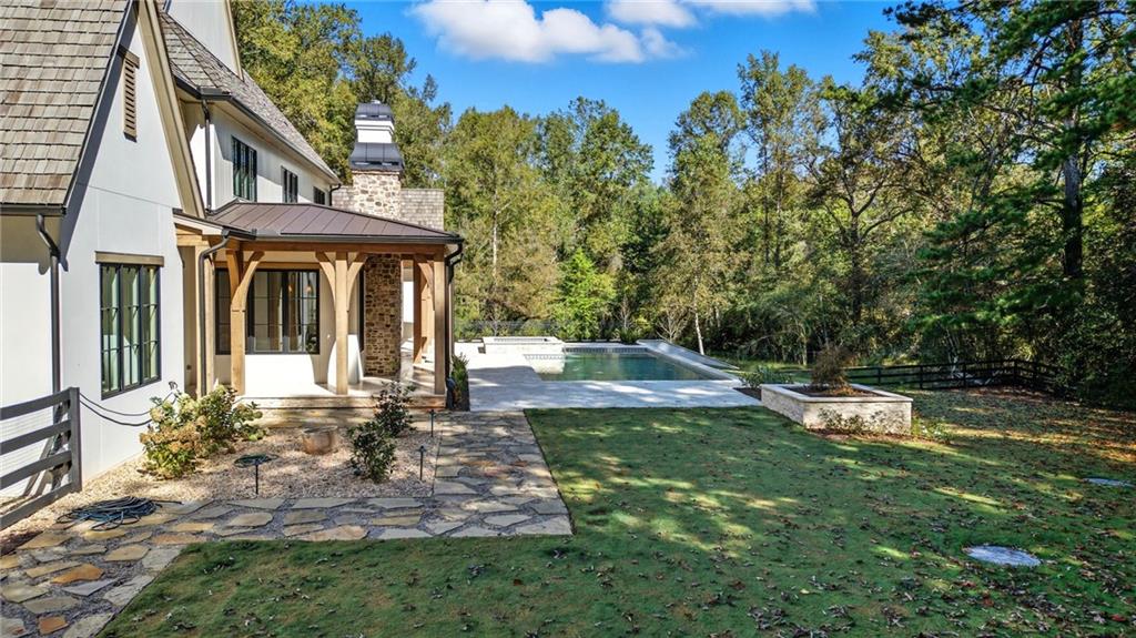 Beautiful Custom Home on gorgeous estate lot in exclusive Milton. This – image 5