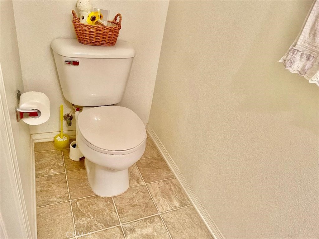 Beautiful 4 bedroom, 2.5 bath home located in the desirable Canterbury – image 26