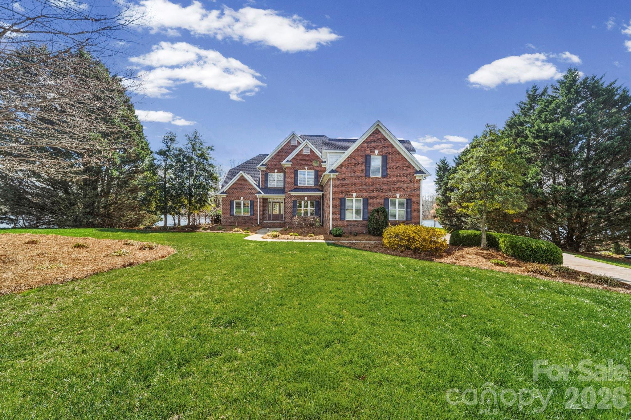 1132 1132 Village Lake Drive, Monroe, North Carolina, 28110, USA, 4 Bedrooms Bedrooms, ,4 BathroomsBathrooms,Residential,For Sale,1132 Village Lake Drive,4363478