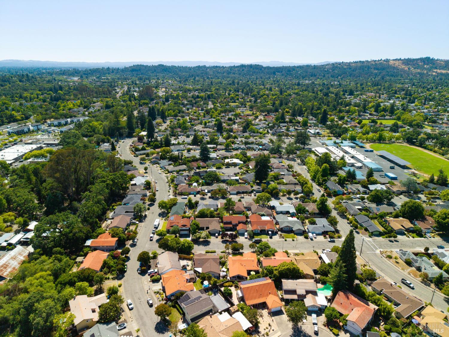 Welcome to 274 Beech Avenue, a beautifully maintained single-story hom – image 45