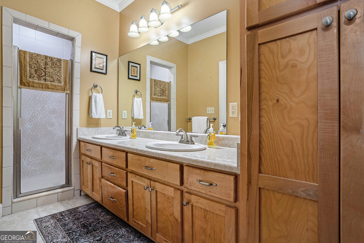 Experience the epitome of country living on this expansive 10+ acre pr – image 24
