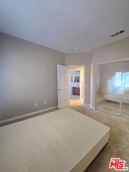 Stunning 5-bedroom, 4-bathroom, 2-story single-family home in the high – image 30