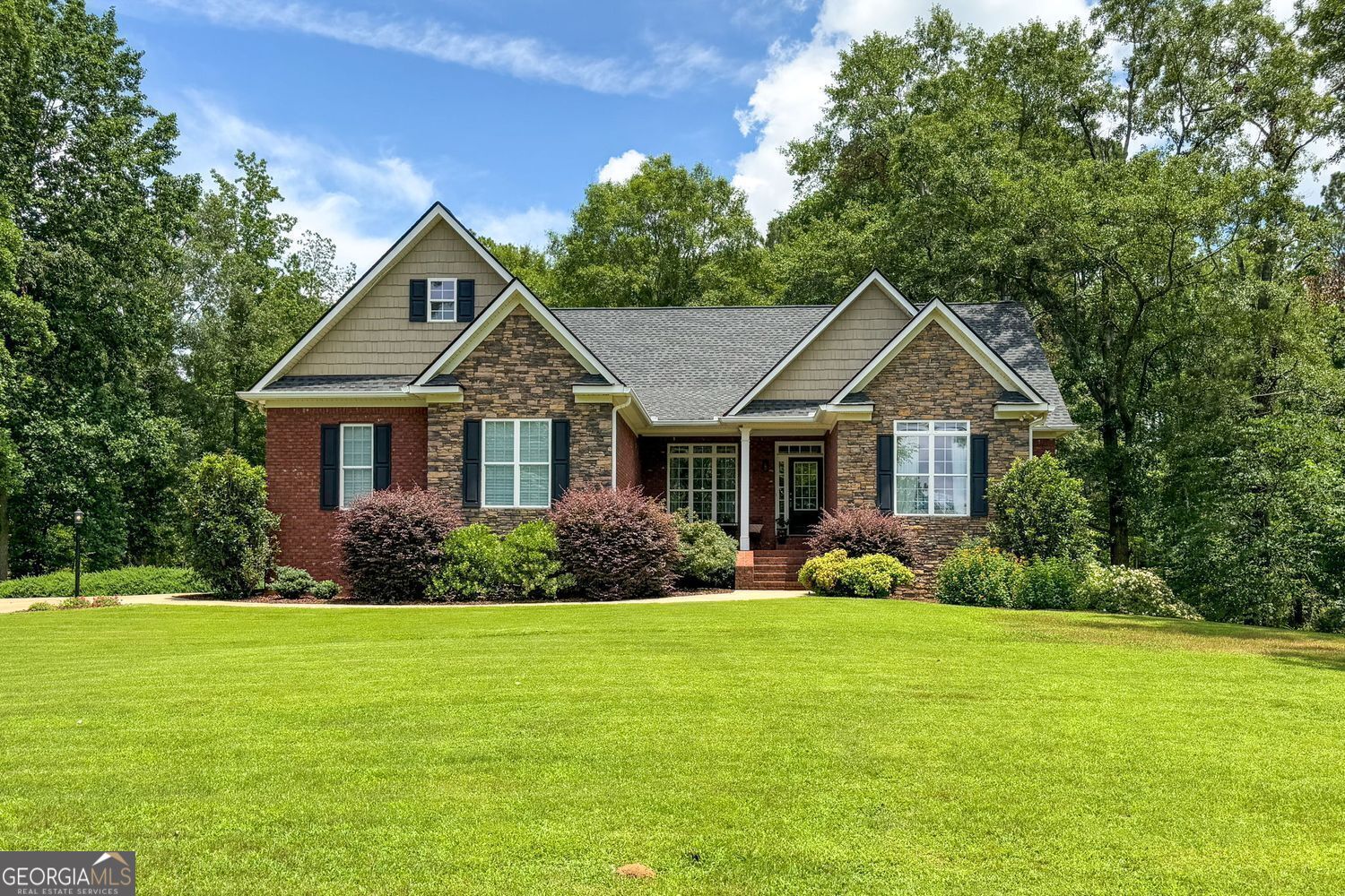 No HOA or restrictions! Full basement w/in-law suite! All Brick! Come – image 2