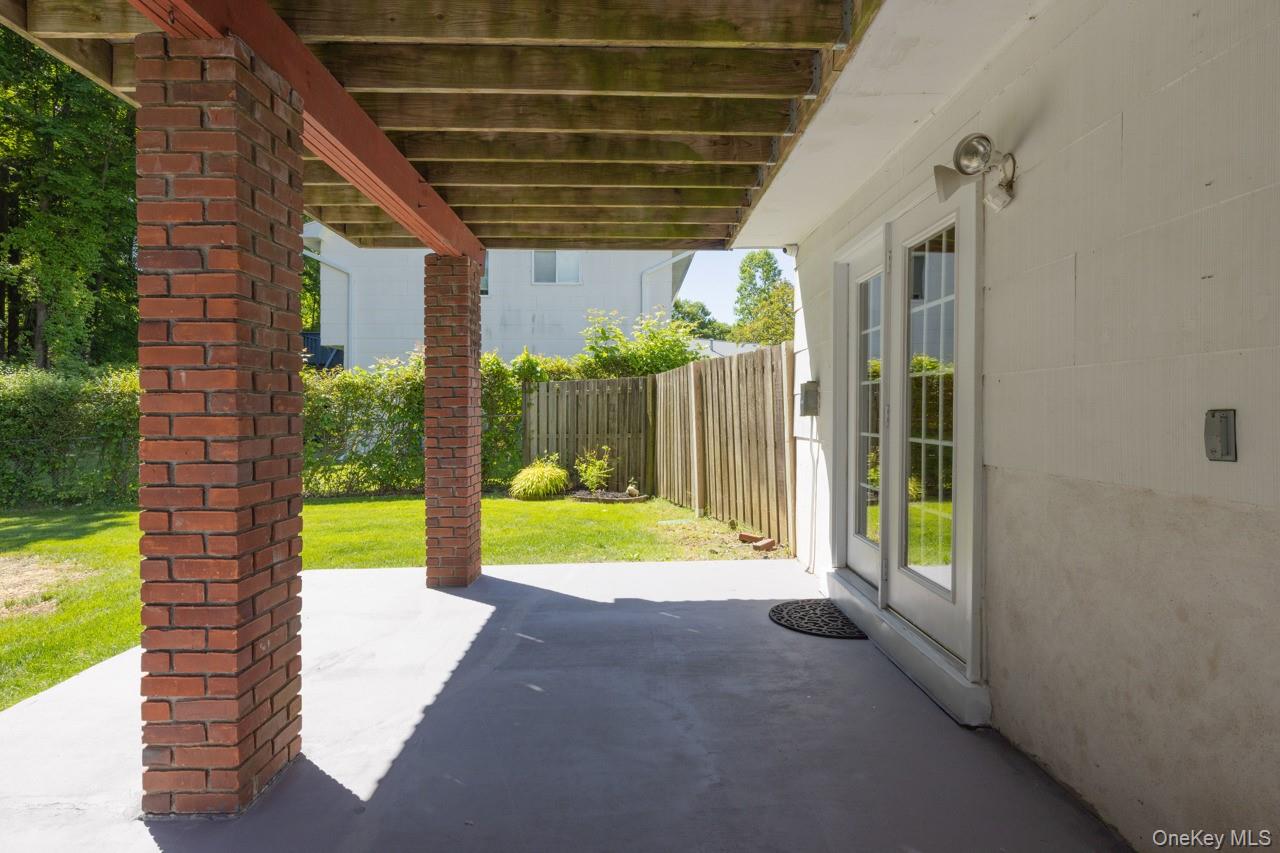 First Time on the Market! Nestled on a quiet double-ended cul-de-sac i – image 30