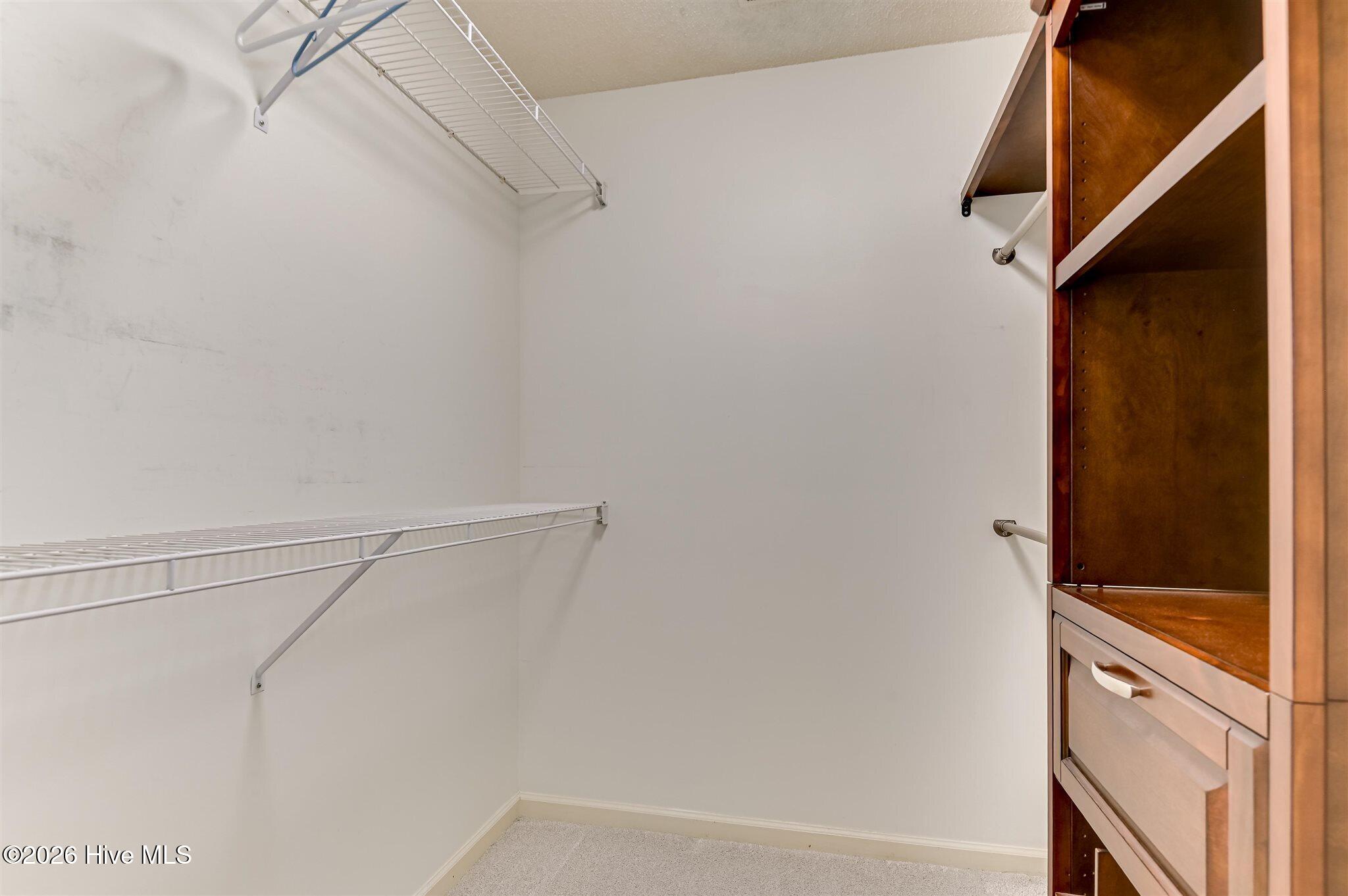 Welcome to this stunning brick home nestled on a quiet cul-de-sac in t – image 37