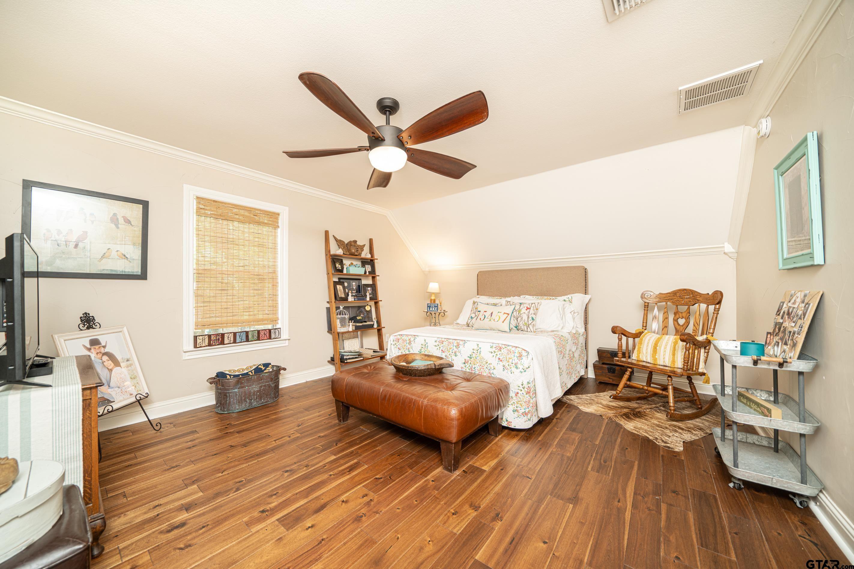 Located in the sought-after Tall Tree subdivision just across the stre – image 21
