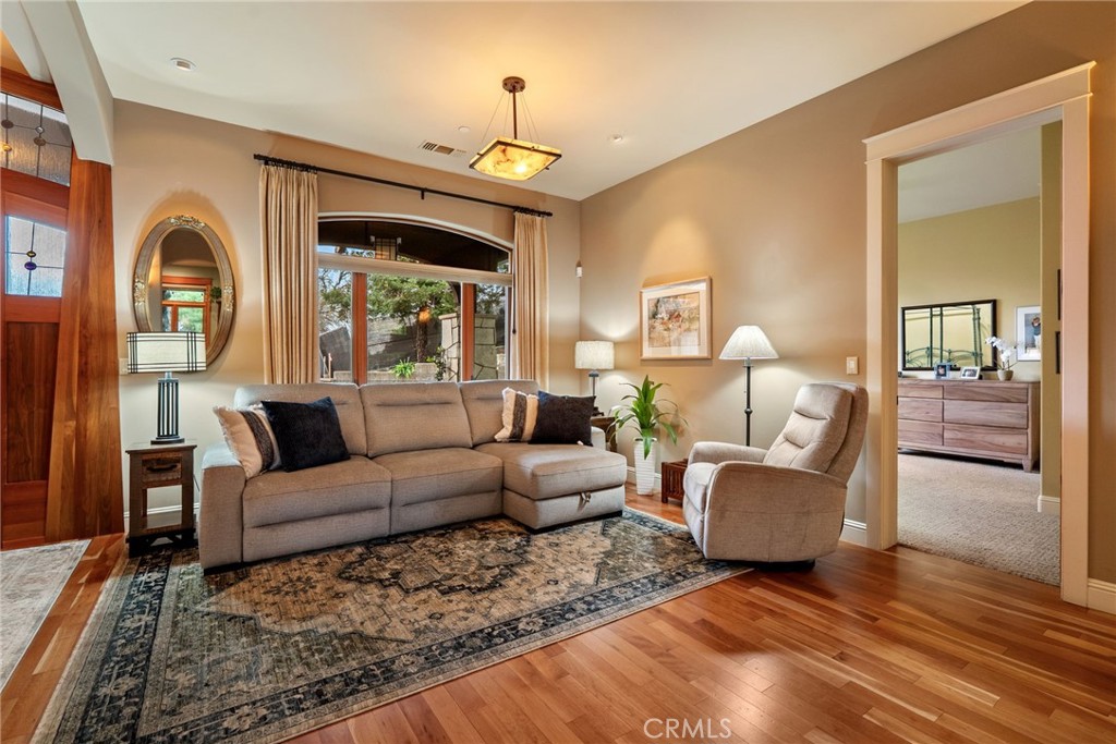 Located on the desirable West Side of Paso Robles, this custom-built 2 – image 6