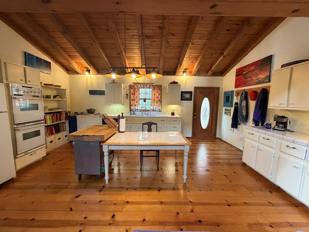 Look “Beyond the Ordinary” at this Distinctive “Furnished” Cabin which – image 6
