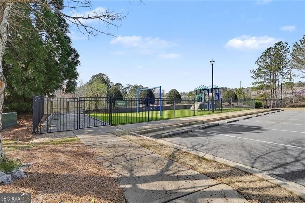 $5000 to BUYERS closing costs with acceptable offer! Beautiful east fa – image 35