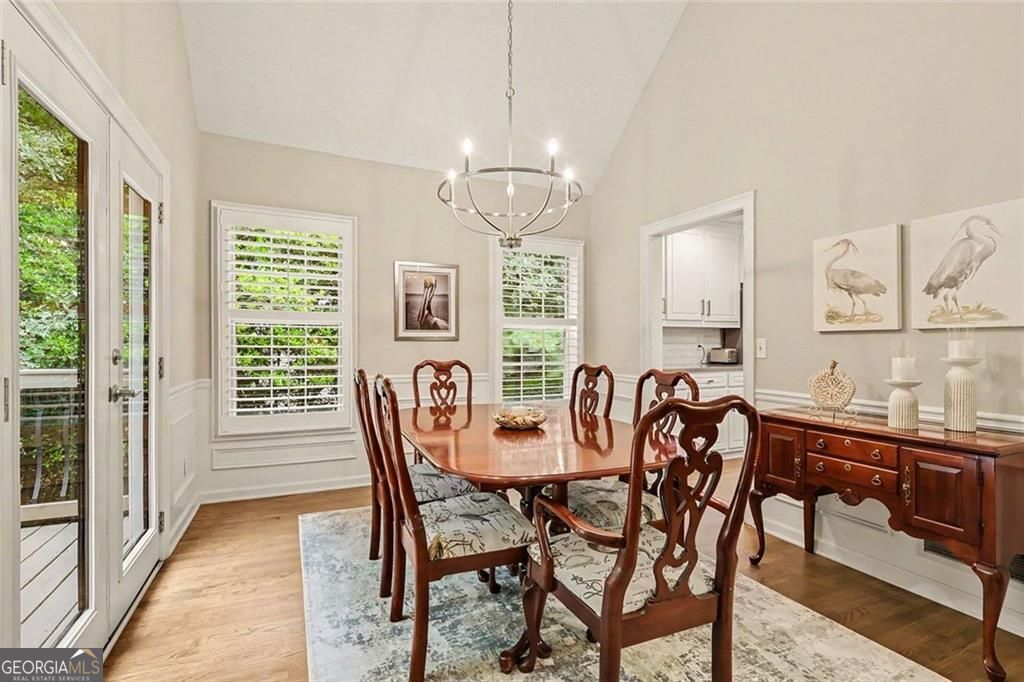Welcome to this stunning home in beautiful Grayson, Georgia. Professio – image 13