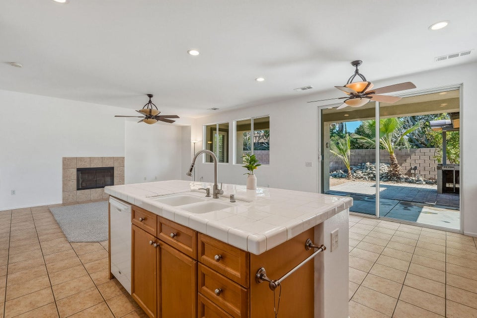 Exceptional opportunity to own a spacious 4 bedroom, 3 bath residence – image 15