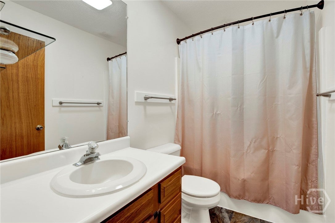Located in the heart of Tybee Island, 407 7th Street offers the perfec – image 67