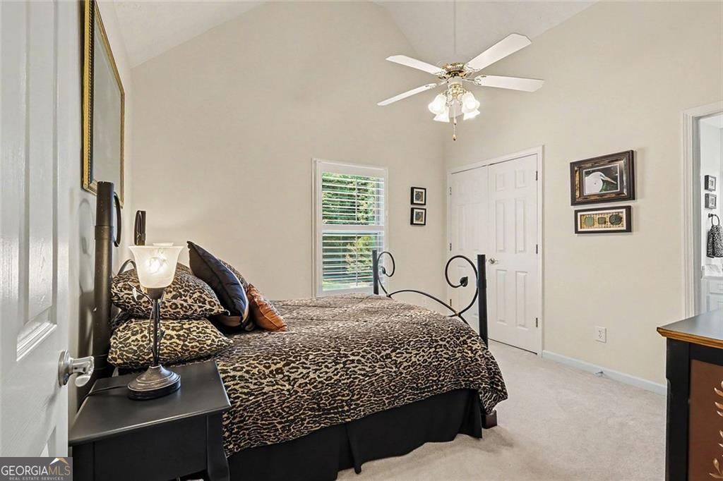Welcome to this stunning home in beautiful Grayson, Georgia. Professio – image 32