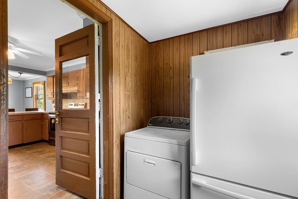Nestled on over 2 acres, this Classic New England Cape offers the perf – image 9