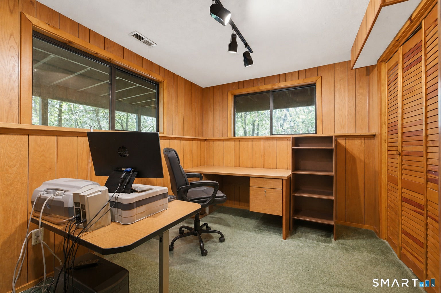 Tucked away in a peaceful wooded setting along the Blackledge River, t – image 30