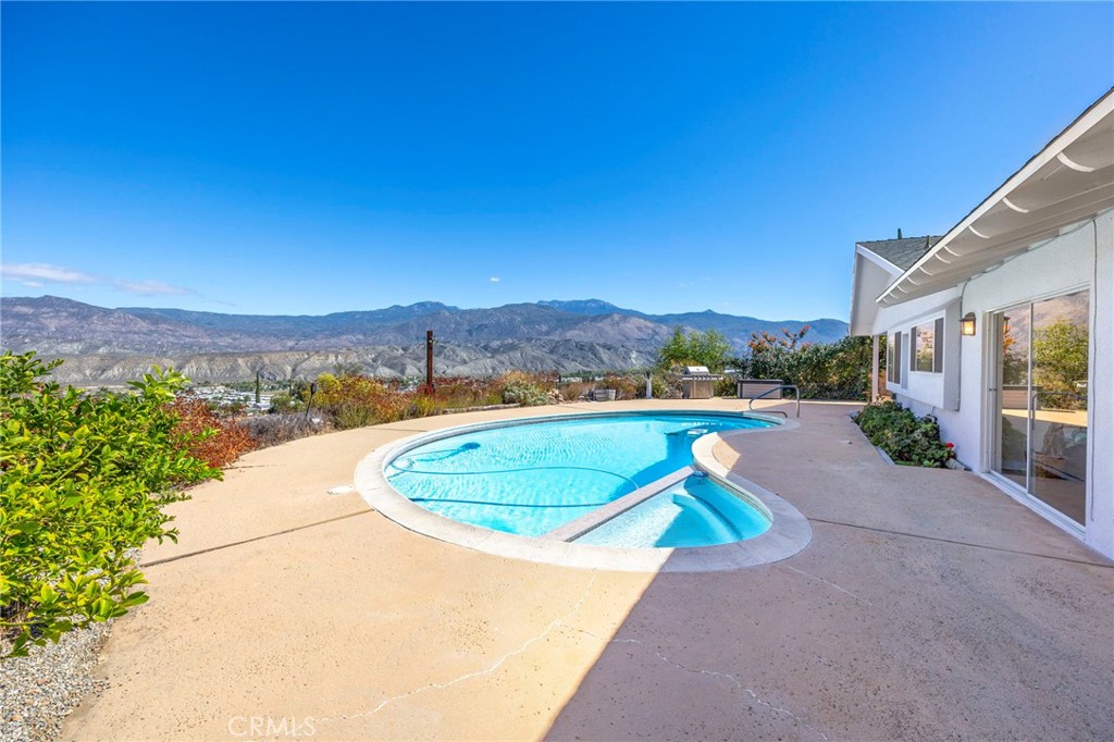 READY FOR A POOL HOME WITH STUNNING VIEWS?! Welcome to 26320 Rim Road, – image 38
