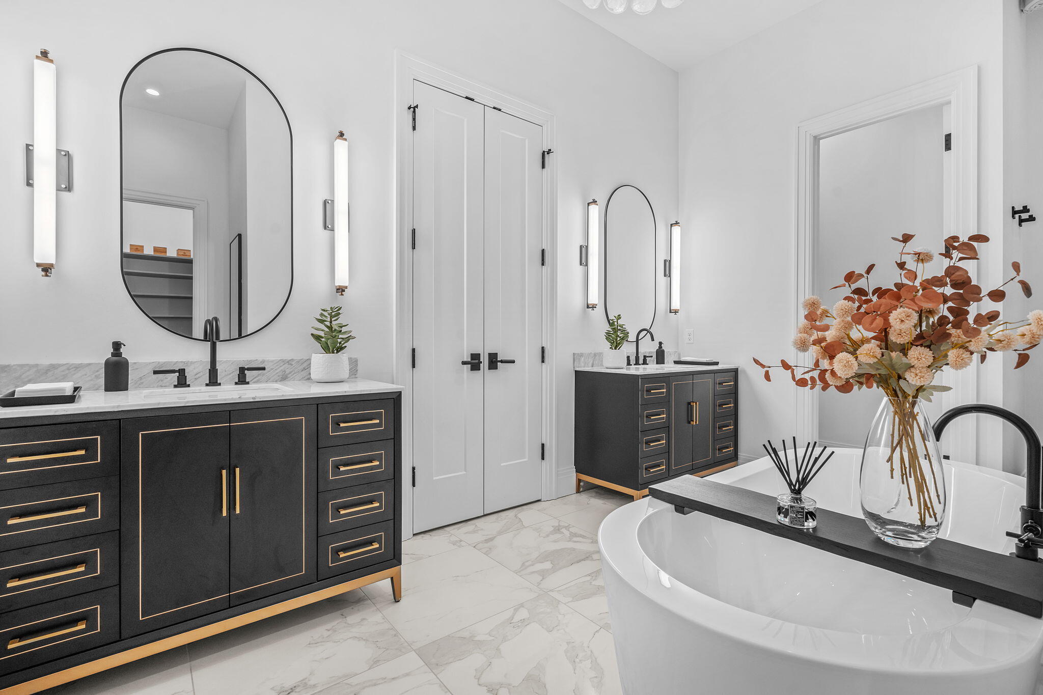 Behind the private gates of Gaslight Estates sits this exceptional, cu – image 11