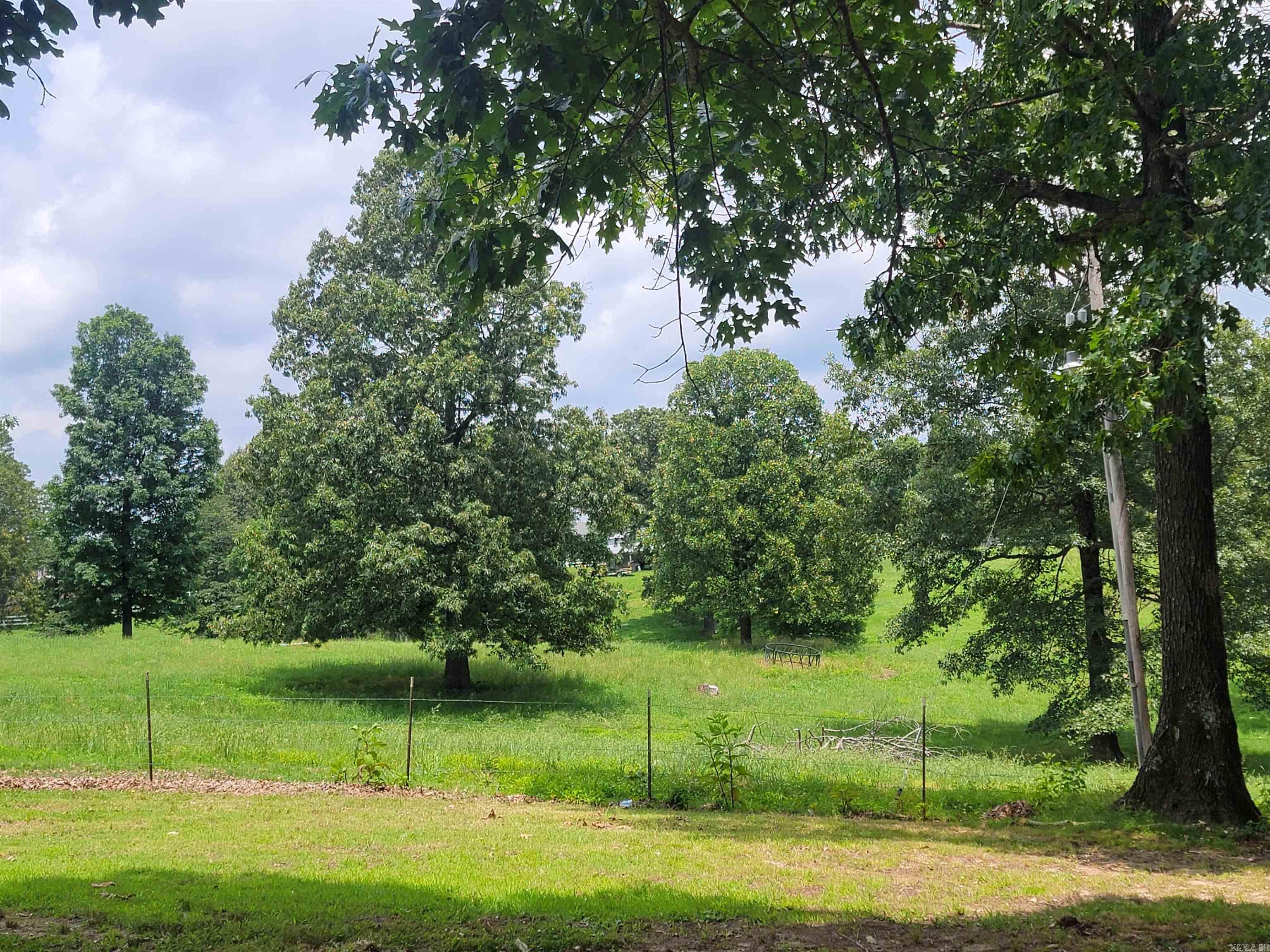 Turn North off of Hwy 412 West onto 609 Road. Follow around sharp curv – image 29