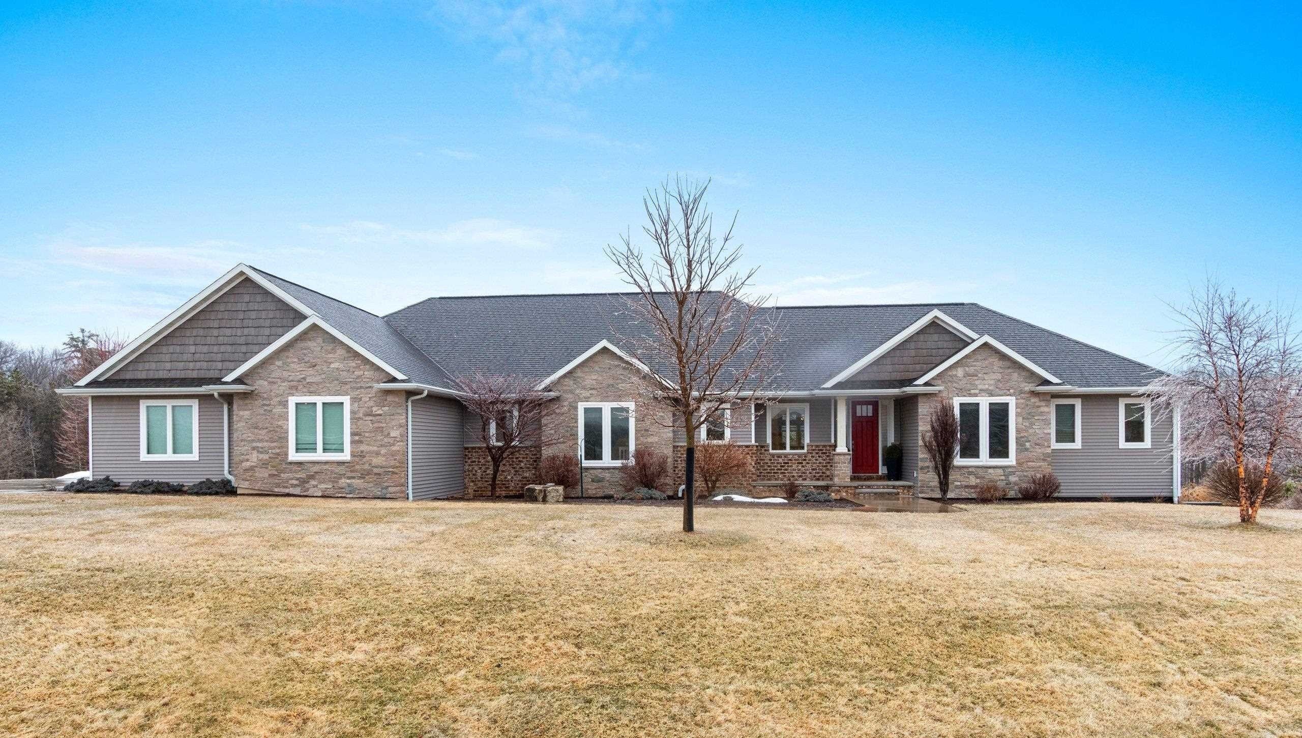 2875 2875 STONE CREEK Circle, SUAMICO, Wisconsin, 54313-9107, USA, 5 Bedrooms Bedrooms, ,4 BathroomsBathrooms,Residential,For Sale,2875 STONE CREEK Circle,7251169f-7e5c-4250-b469-36489d