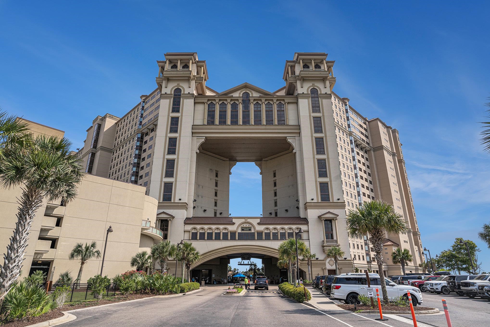 Experience upscale oceanfront living in this impeccably maintained 1-b – image 1