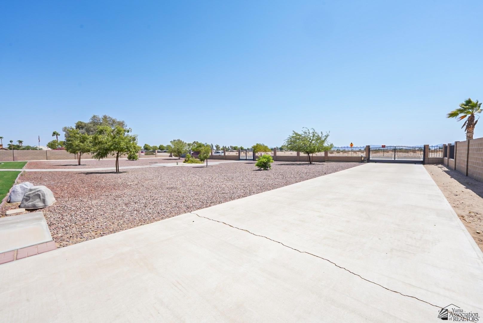 4074 4074 S AVE 5 1/2 E, Yuma, Arizona, 85365, USA, 5 Bedrooms Bedrooms, ,4 BathroomsBathrooms,Residential,For Sale,4074 S AVE 5 1/2 E,20260686