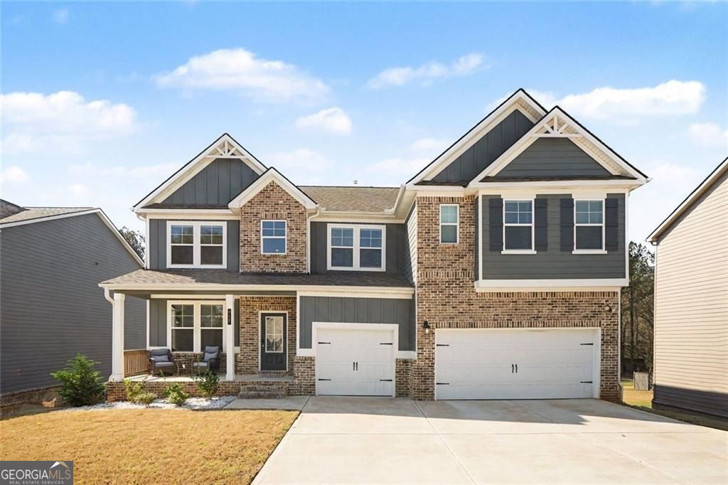Beautiful home in the sought after Calcutta community! This spacious R – image 1