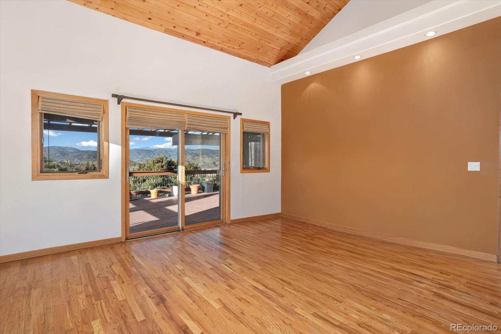 Mountain Contemporary Living with Big Views in Cherokee Heights. Set o – image 21