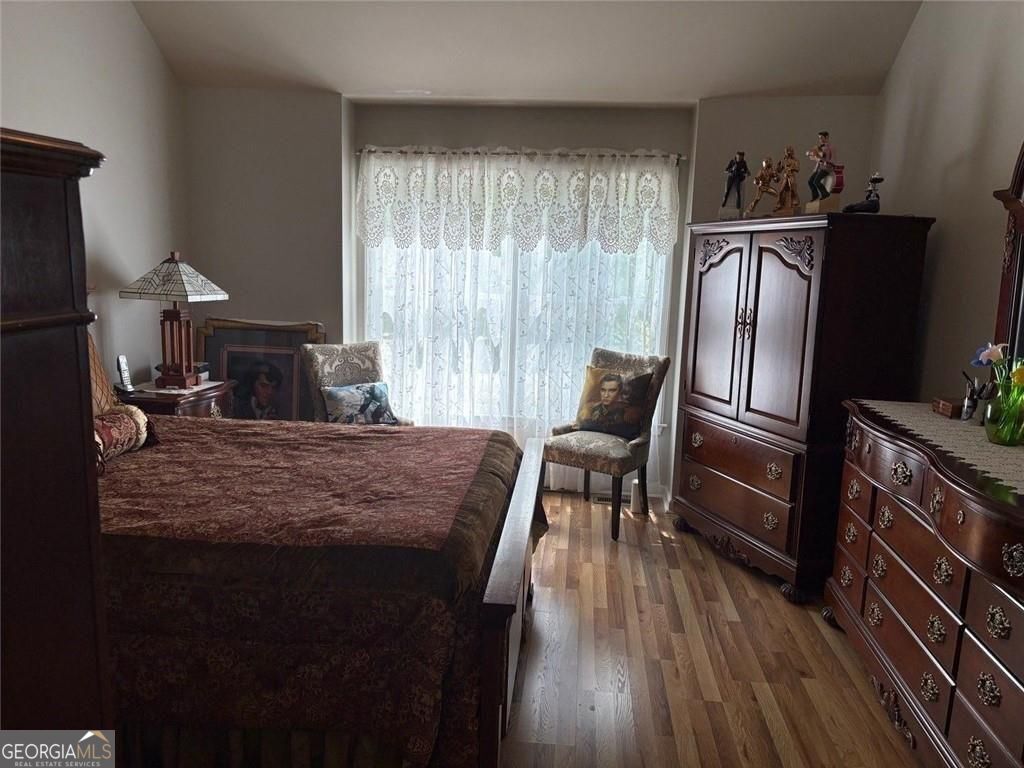 This residence is listed under appraised value and it is situated in a – image 16