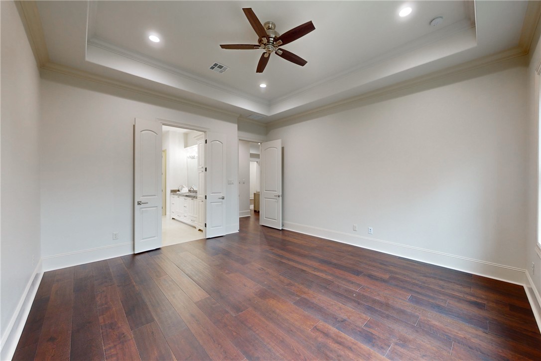 Elegant and refined new construction home located in the esteemed Mira – image 10