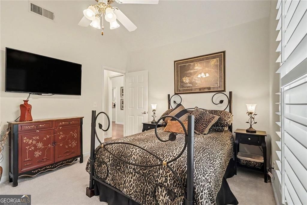 Welcome to this stunning home in beautiful Grayson, Georgia. Professio – image 33
