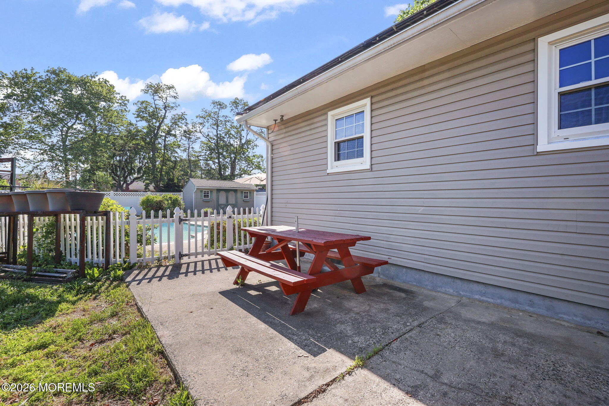 Opportunity awaits,this spacious ranch-style home offers 3 bedrooms, 1 – image 31