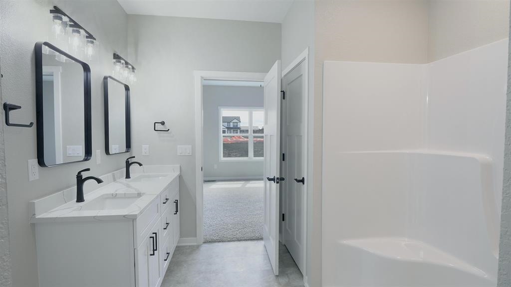 Estimated Completion August, 2026. New split-bedroom farmhouse ranch b – image 16