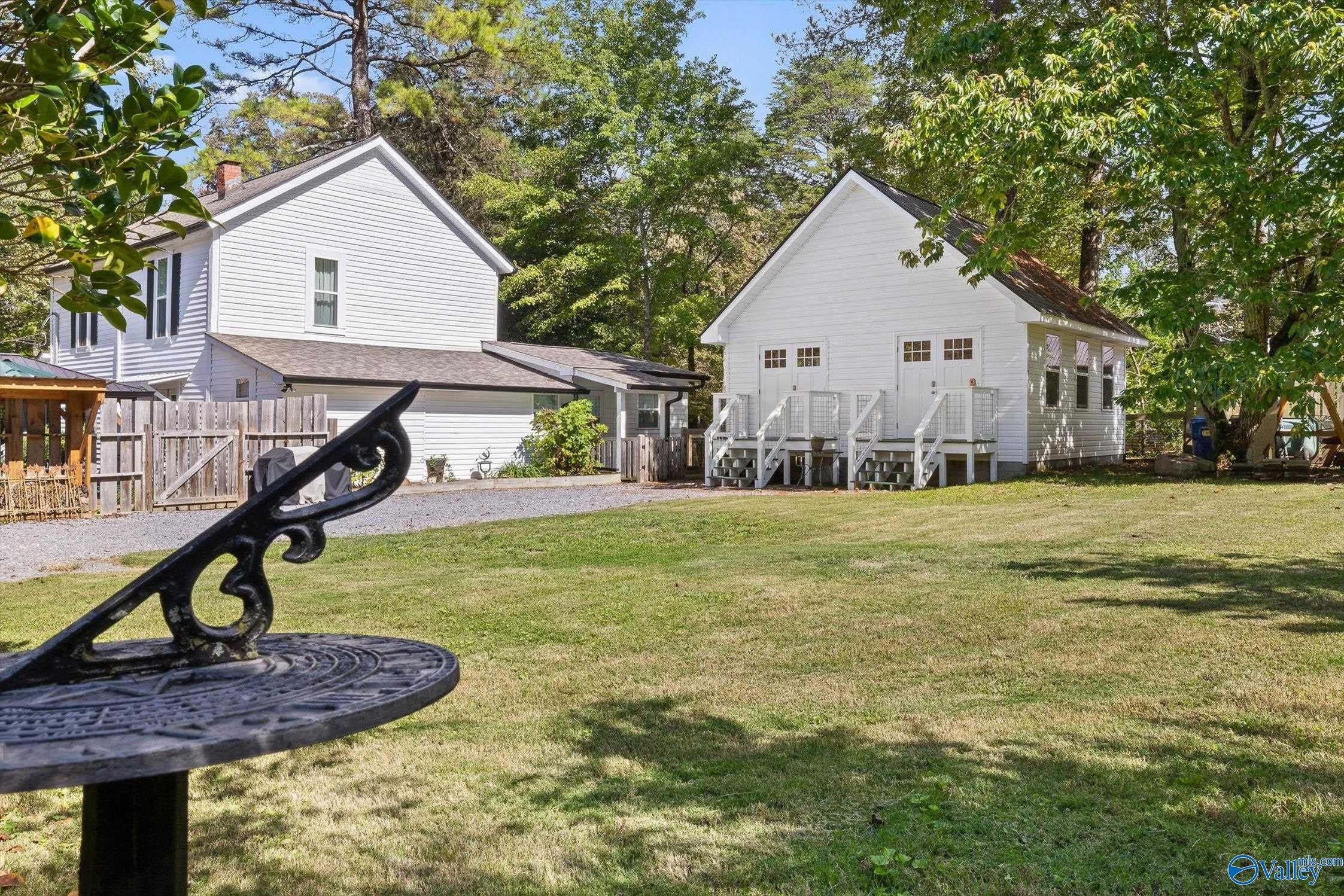 Irreplaceable Mentone charm meets thoughtful updates. Built in 1935, t – image 7