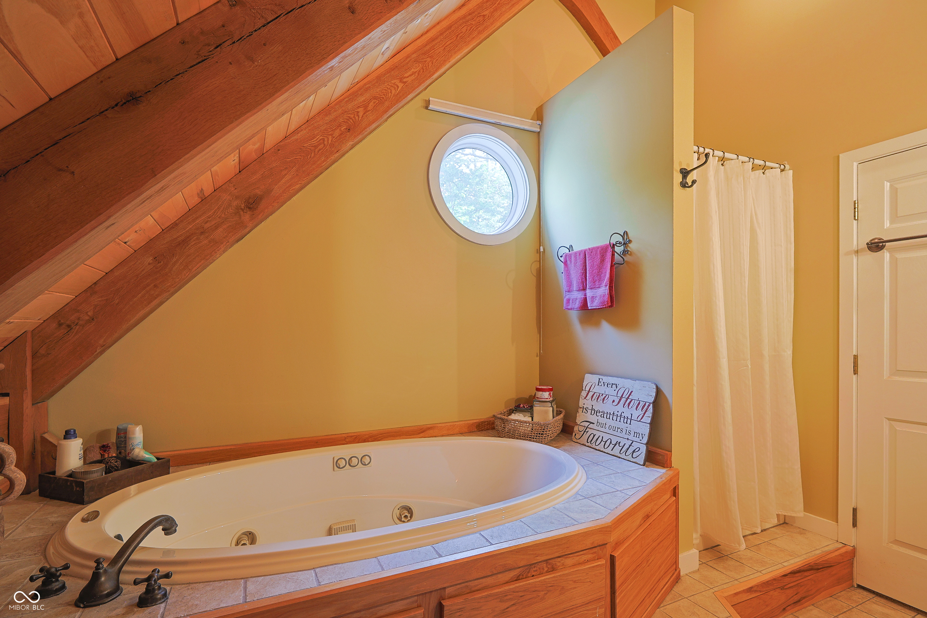 Custom red oak timber-frame home with Lake Monroe views, located in Sa – image 41