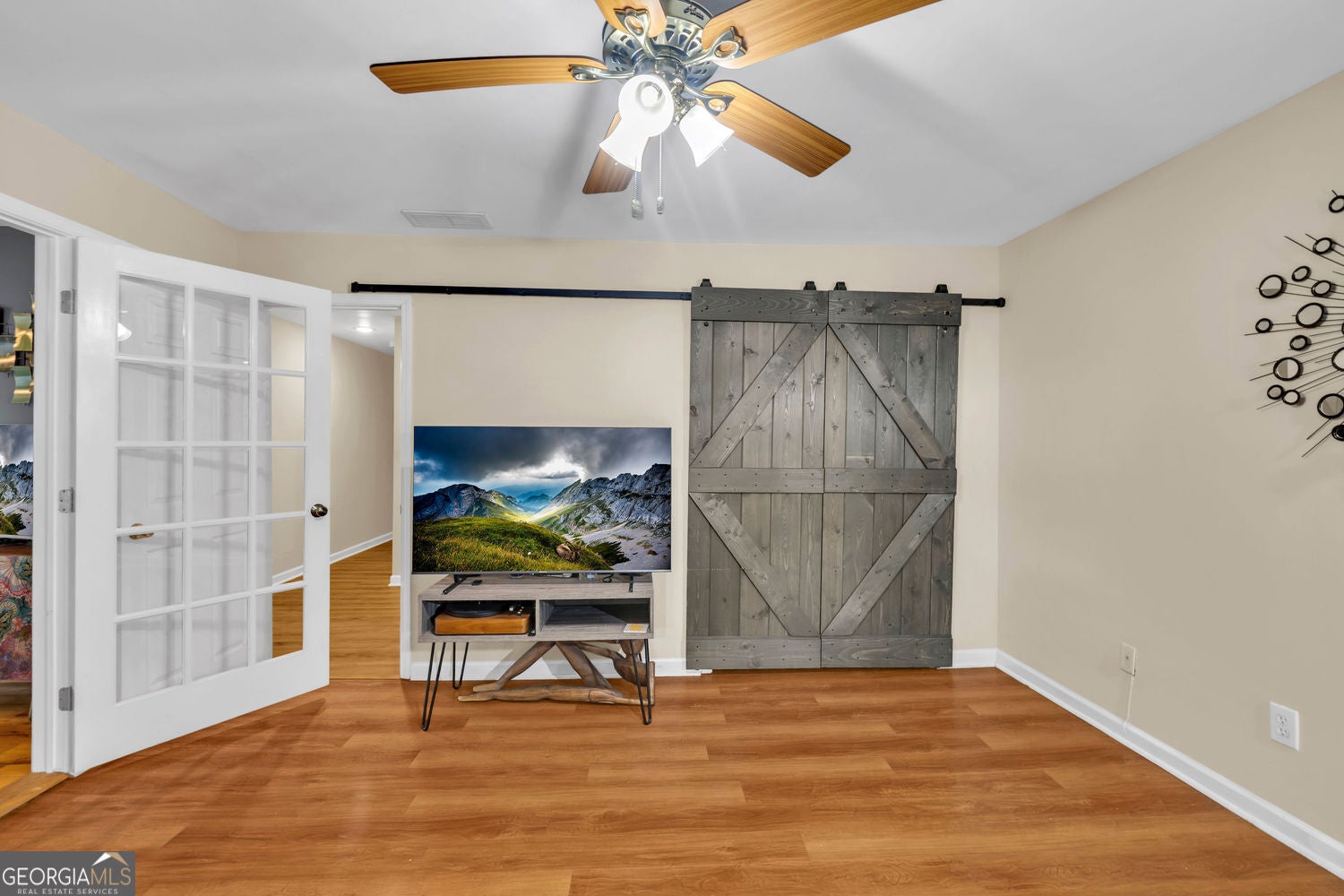 Come see this Grant Park Bungalow KITCHEN. LIVING ROOM AND BEDROOM/OFF – image 13