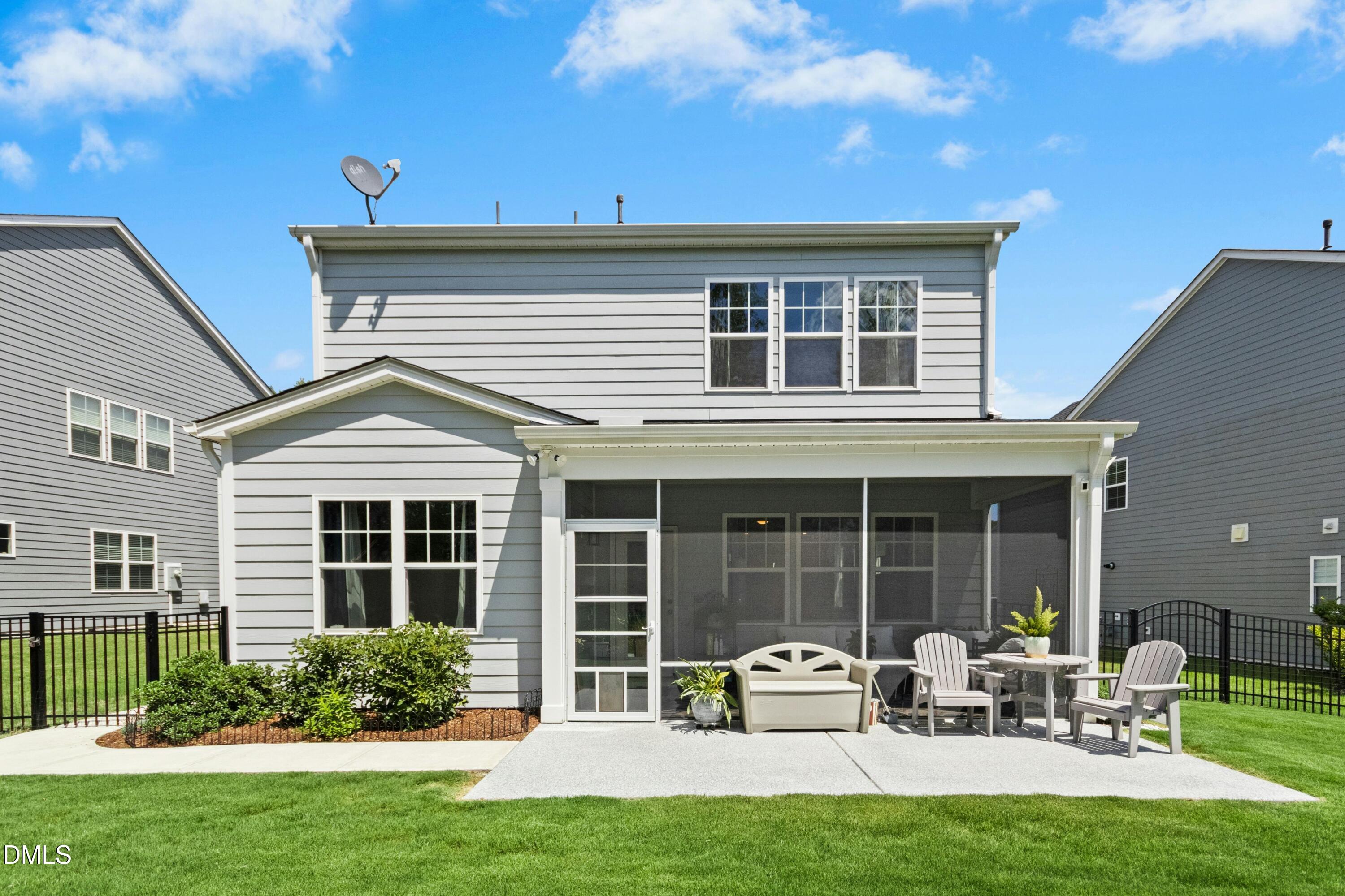 Welcome to 813 Precipice Way. This move-in ready 4-bedroom, 3-bathroom – image 29