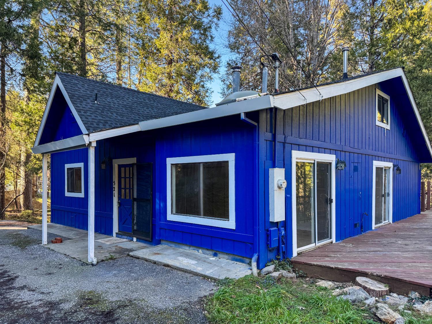 Come enjoy the privacy of this tucked-away home, perfectly positioned – image 13