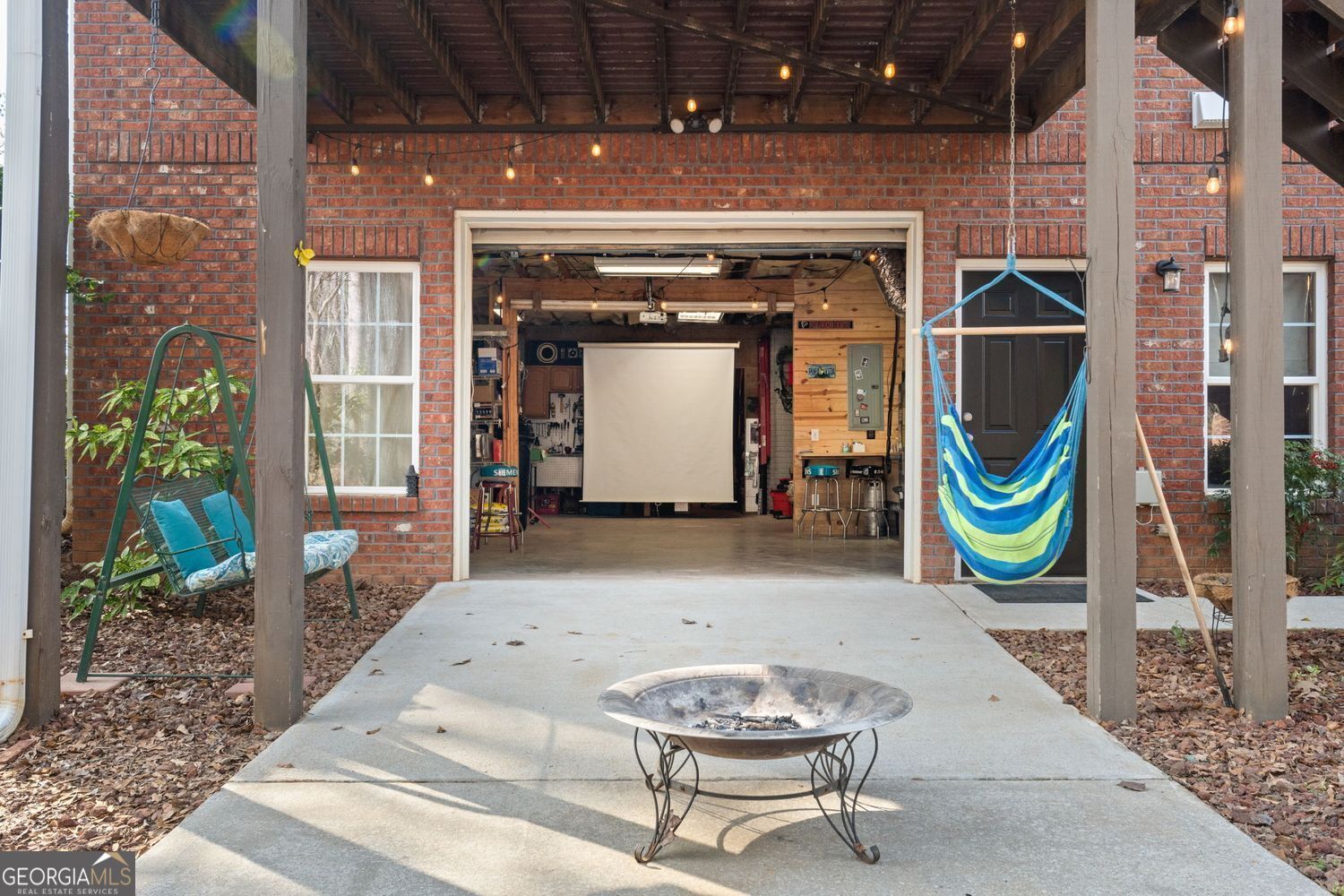No HOA or restrictions! Full basement w/in-law suite! All Brick! Come – image 52